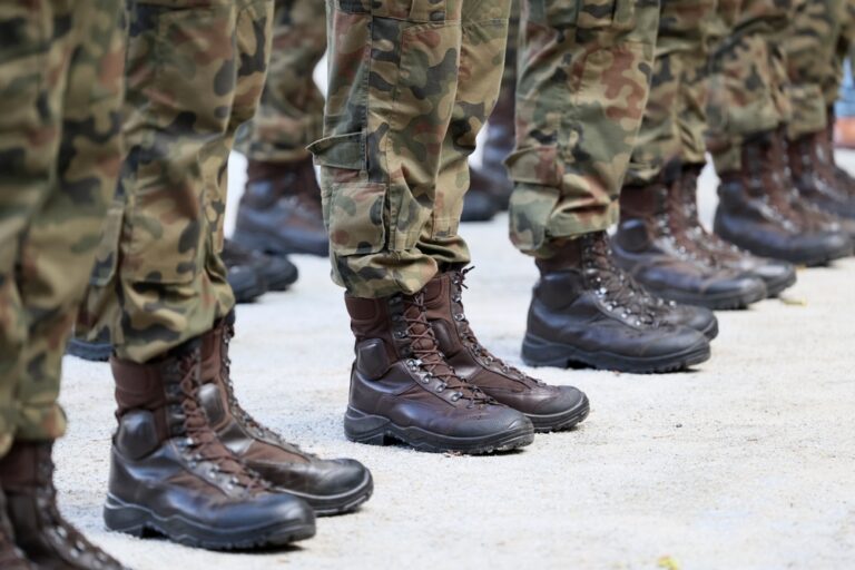 Buty wojskowe – specjalna kategoria obuwia